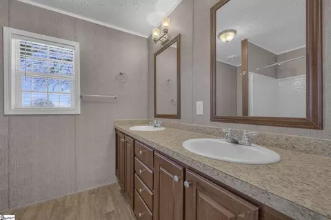 Bath - 112 Donald Dr, Pendleton, SC 29670 photo 1 of 3