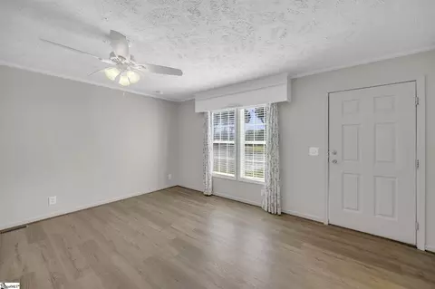 Living - 112 Donald Dr, Pendleton, SC 29670 photo 1 of 4