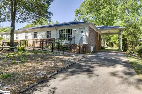 12 Twelve Oaks Ter, Greenville, SC 29615