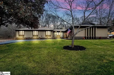 311 Dunbarton Ct, Spartanburg, SC 29307