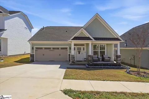 209 Wakelon Dr, Greer, SC 29651