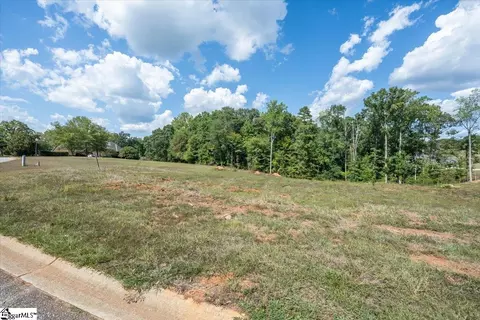 104 Topsail Dr, Anderson, SC 29625 photo 2