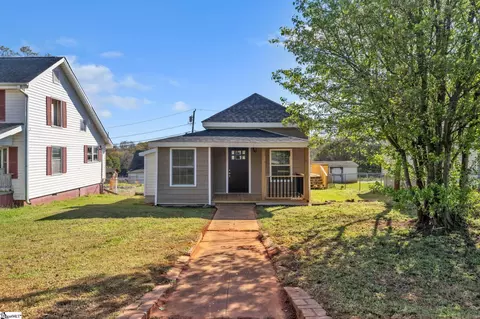 4 Walnut St, Startex, SC 29377