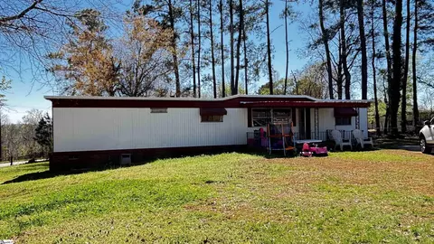 43 Totteridge Dr, Wellford, SC 29385