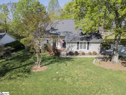 105 Berrywood Ct, Greer, SC 29650