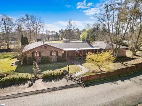 101 Pinewood Dr, Piedmont, SC 29673