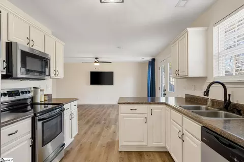 Kitchen - 106 Mcbrie Ln, Pendleton, SC 29670 photo 4 of 4