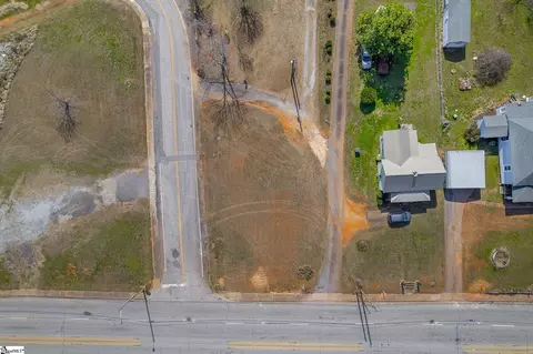 599 W Main St, Pickens, SC 29671 photo 4