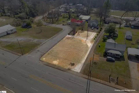 599 W Main St, Pickens, SC 29671 photo 3