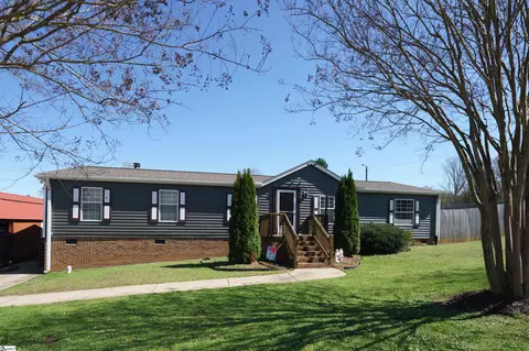 2 Raisinwood Dr, Simpsonville, SC 29681