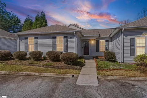 71 Huntress Dr, Greer, SC 29651