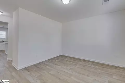 Living - 439 Seaborn Cir, Pendleton, SC 29670 photo 1 of 2