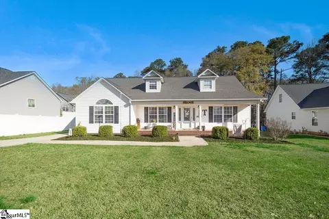 121 Amberwood Dr, Anderson, SC 29621