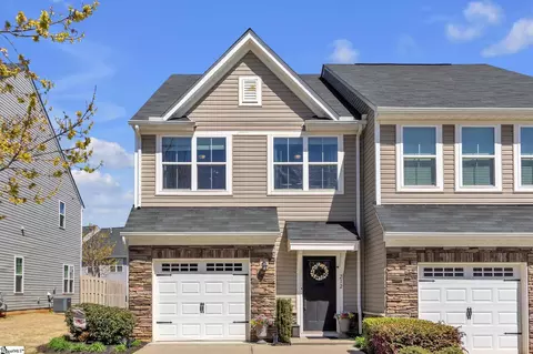 212 Clearwood Dr, Simpsonville, SC 29681