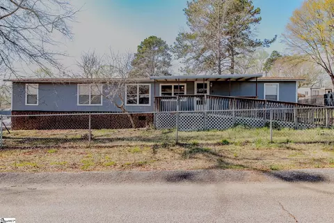 118 Wellington Rd, Wellford, SC 29385
