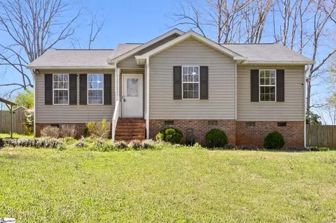 213 Clearview Drive Ext, Greer, SC 29651