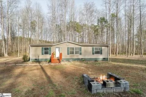 114 Raven Woods Ln, Pickens, SC 29671