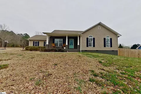 1013 Pearson Rd, Woodruff, SC 29388