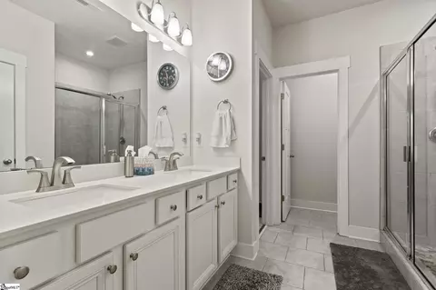 Entry Way - 133 Redcroft Dr, Greer, SC 29651 photo 3 of 5