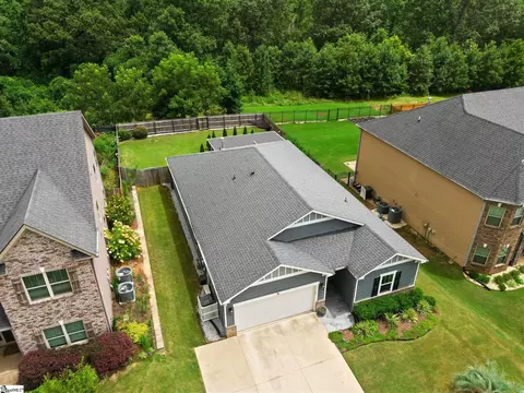View/Area - 133 Redcroft Dr, Greer, SC 29651 photo 2 of 6