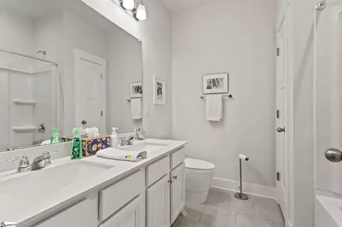 Bath - 133 Redcroft Dr, Greer, SC 29651 photo 1 of 1