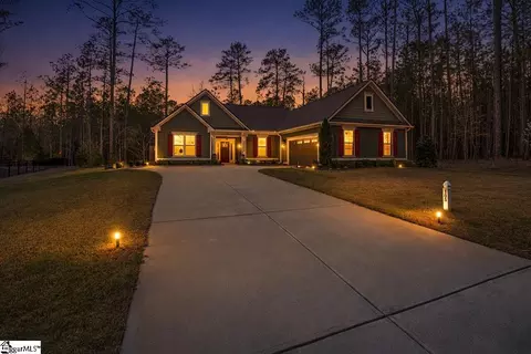105 Charlotte Dr, Mccormick, SC 29835