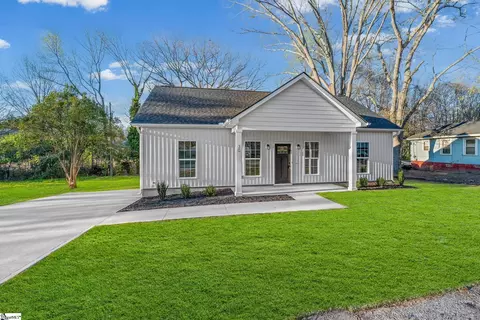 30 Cox St, Belton, SC 29627
