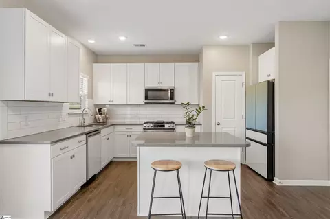 Kitchen - 171 Caledonia Dr, Easley, SC 29642 photo 2 of 4