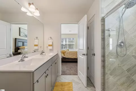 Bath - 171 Caledonia Dr, Easley, SC 29642 photo 1 of 2