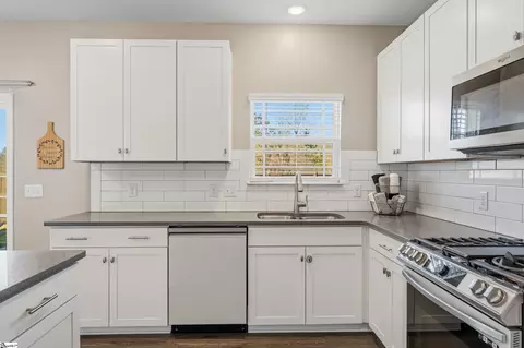 Kitchen - 171 Caledonia Dr, Easley, SC 29642 photo 4 of 4