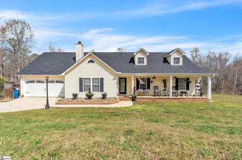 418 Woodfield Dr, Piedmont, SC 29673