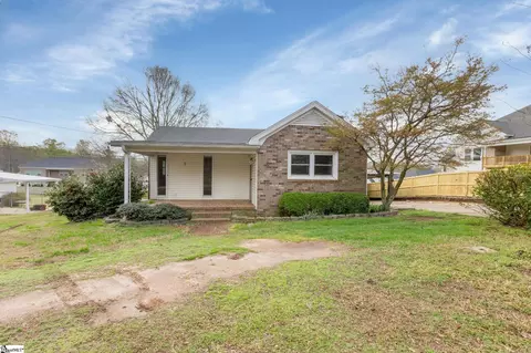 160 J St, Greer, SC 29651
