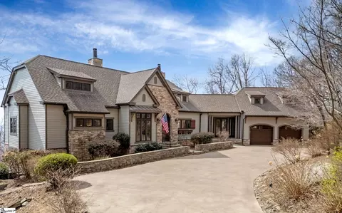 1 Stonesthrow Dr, Landrum, SC 29356