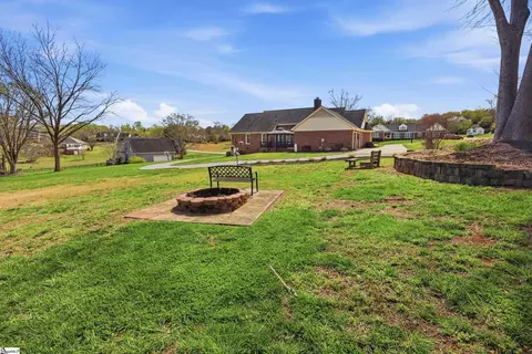 Exterior - 209 Devon Way, Anderson, SC 29621 photo 4 of 7