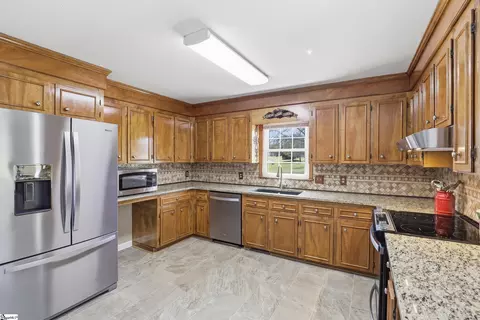 Kitchen - 209 Devon Way, Anderson, SC 29621 photo 2 of 4