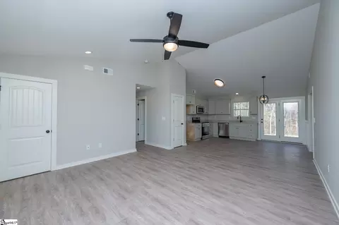 Living - 9892 Highway 252, Ware Shoals, SC 29692 photo 3 of 5