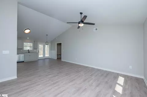 Living - 9892 Highway 252, Ware Shoals, SC 29692 photo 4 of 5