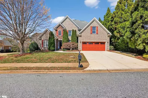 2 Dawn Meadow Ct, Simpsonville, SC 29680