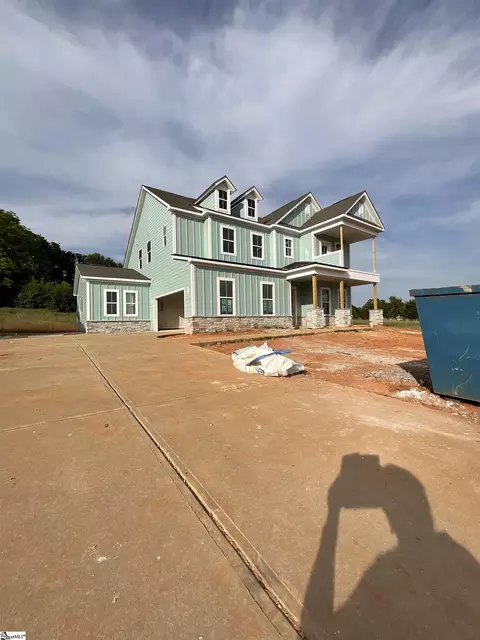 604 Timber Grove Dr, Simpsonville, SC 29681