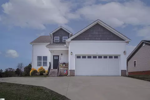 704 Rockcliff St, Greenville, SC 29617