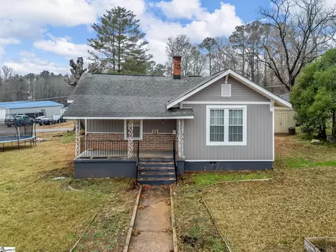 13 Damson St, Spartanburg, SC 29303