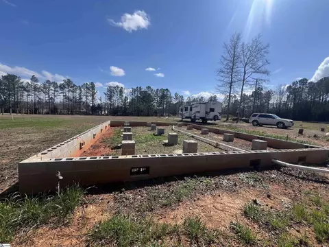 104 Edwards Ln, Cross Hill, SC 29332