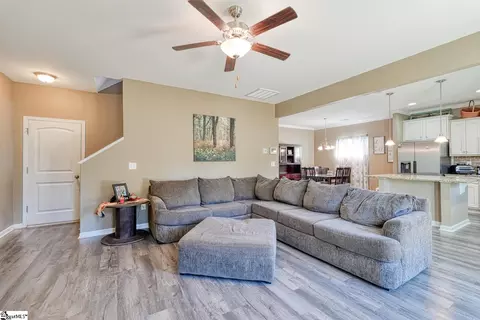 Entry Way - 737 Stilmore Dr, Duncan, SC 29334 photo 3 of 6