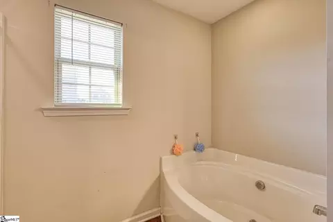 Bath - 737 Stilmore Dr, Duncan, SC 29334 photo 3 of 5