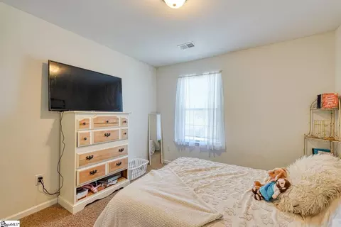 Bedroom - 737 Stilmore Dr, Duncan, SC 29334 photo 5 of 14