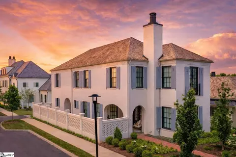 2 Topper Dr, Greenville, SC 29615
