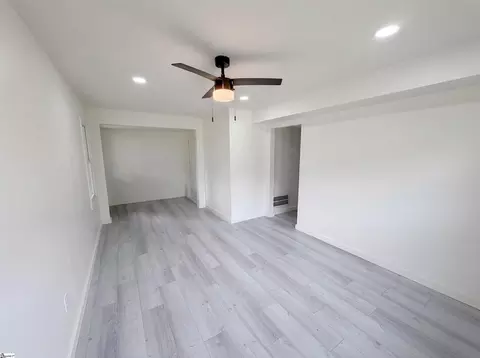 Living - 105 Foxhall Ct, Easley, SC 29640 photo 5 of 7