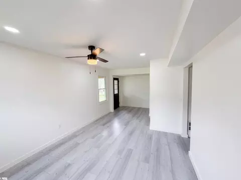 Living - 105 Foxhall Ct, Easley, SC 29640 photo 6 of 7