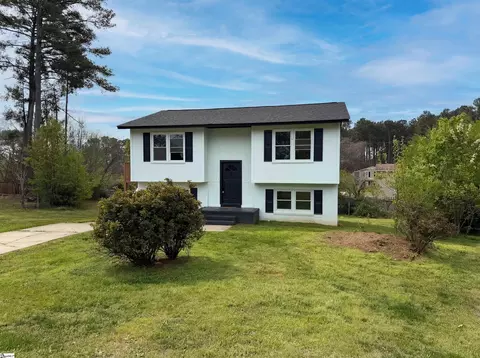 Exterior - 105 Foxhall Ct, Easley, SC 29640 photo 3 of 6
