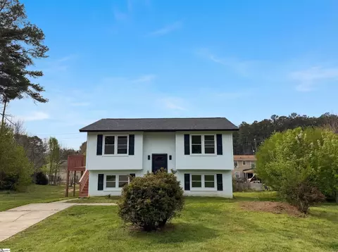 Exterior - 105 Foxhall Ct, Easley, SC 29640 photo 4 of 6